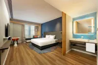Holiday Inn Express Haiyan, an IHG Hotel فنادق في خاي يان