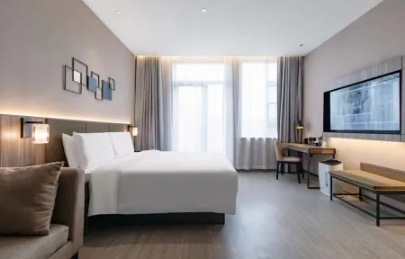 Homeinn Plus Hotel (Zhenjiang Railway Station Wanda Plaza) Отели рядом с достопримечательностью «the First Spring Under Heaven»