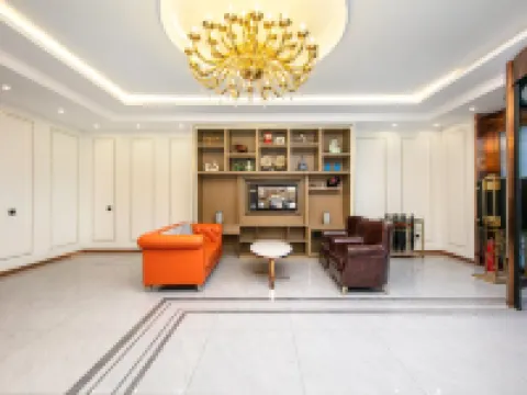Vienna International Hotel (LinZhi Motuo Branch) Hotels in Motuo
