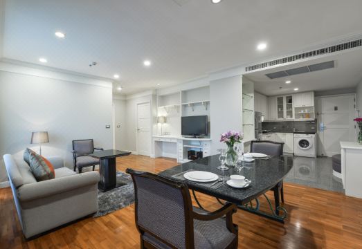 센터 포인트 칫롬 전경