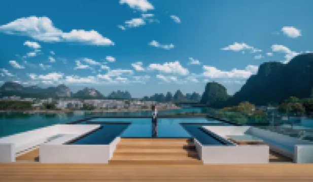 Fantasy Riverside Suite Hotel (Yangshuo West Street Lijiang Branch)