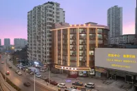 Qixiang Hotel (Zhuzhou Xiangshi Square) Hotels near Farmers' Market of Hunan Bridge