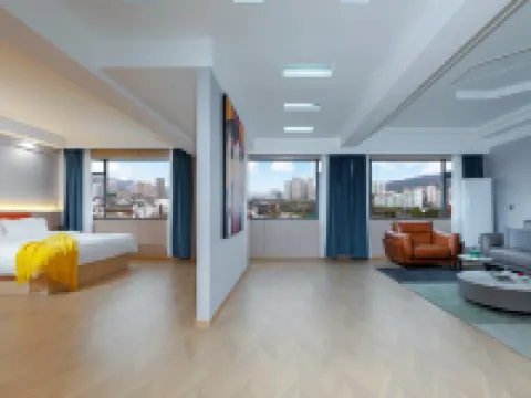 Tongren Grand Hotel (Tongren High-speed Railway Station Ancient City Pedestrian Street Branch) Hotels in Tongren