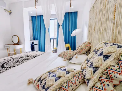 Jianyi Luxury Cinema Boutique Stay (Xianyou Fangyuanhui) Hotels near Longhua Temple