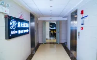 Wuyuan Hotel (Kunming South High-speed Railway Station University Town)