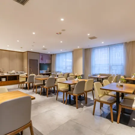 Fairyland Shangpin Hotel (Hengshui Yirancheng Railway Station)
