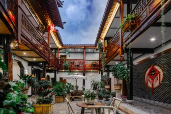 Juhe Guesthouse (Lijiang Mufu)