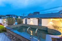 No. 66 B&B - สระว่ายน้ำแบบอินฟินิตี้
