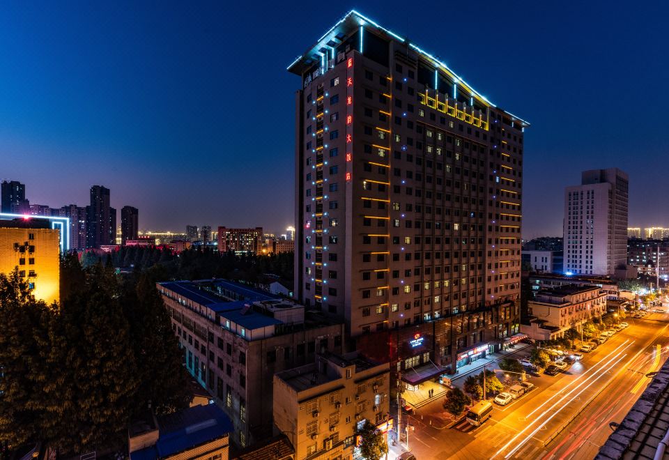 武汉蓝天龙韵大饭店（古德寺店）外景图