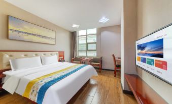 Luhe Zhongqiao Business Hotel
