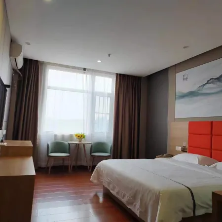 Junyue Huating Holiday Hotel