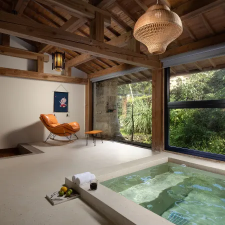 Anji Jane Eyre Hot Spring B&B