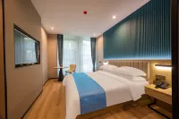 Delaini Hotel (Qingdao May Fourth Square Vientiane City) Hotels near May 4Th Square