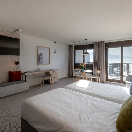 Victoria Hotel & Residence
