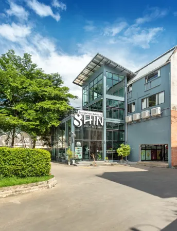 SHIN Hotel Nimman ChiangMai Отели рядом с достопримечательностью «One Plus Condo CMU»