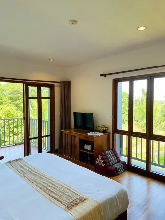 Riverhouse Resort Отели в г. Mae Sariang