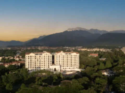 Mount Emei Tianjing Resort Hotel Hotels near Emeishan Railway Station