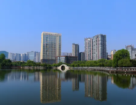 Liupanshui・Guizhou Hotel Отели рядом с достопримечательностью «Bijiashan Park»