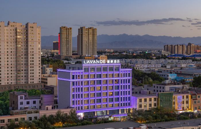 Lavande Hotel (Golmud Bayilu Underground Commercial Street Kunlun Park)