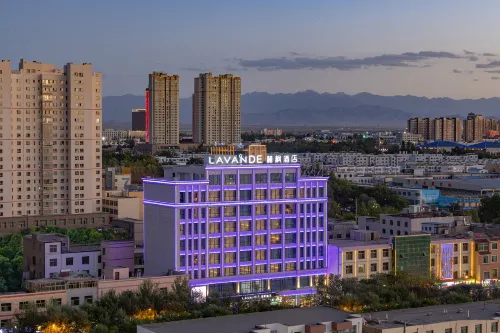 Lavande Hotel (Golmud Bayilu Underground Commercial Street Kunlun Park)