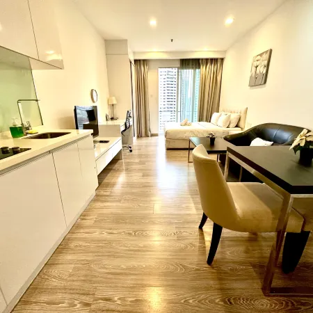 One Bukit Ceylon by Roomy Отели рядом с достопримечательностью «Улица Джалан-Алор»