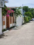 Sun & Surf Thulusdhoo - Scenic