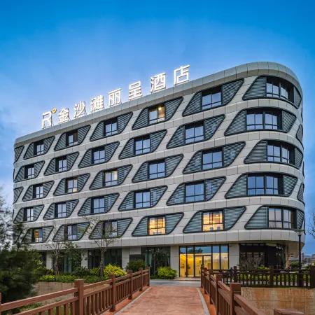 Rezen Hotel Sailing Seascape