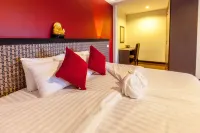 Gallery Lake View Hotel Các khách sạn gần Wat Thung Setthi