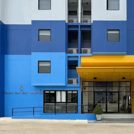 Hop Inn Kanchanaburi Building A Отели рядом с достопримечательностью «Школа Висадтагунгсри»