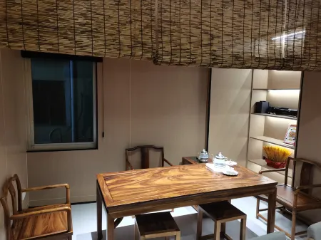 Guangyin Youth Hotel (Pingtan Station Night Market Longwangtou Beach)