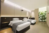 Muqi · Cinema-style Smart Hotel (Yanji Yanbian University Internet Celebrity Bullet Screen Wall) - 공항 셔틀버스