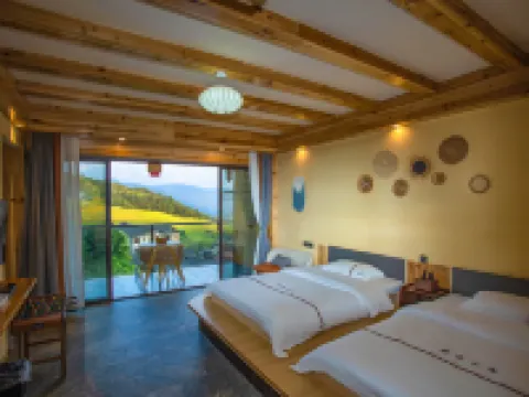 龍脊梯田巖朵山宿（七星伴月展望台） 竜勝のホテル