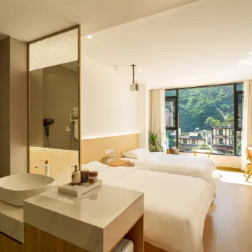 Yiyuan Homestay (Ludingqiao Square Branch) Отели в г. Лудинг