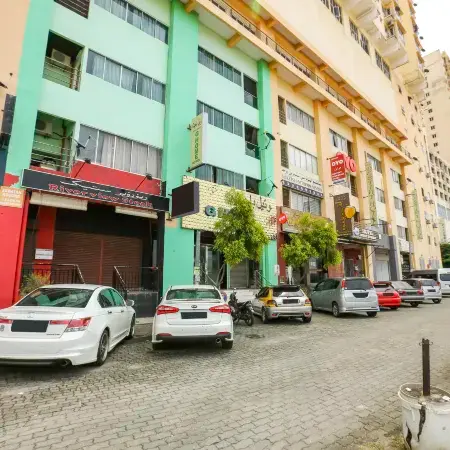 Hotel O G Home Hotel, Kota Bharu, Kelantan. Отели рядом с достопримечательностью «Военный музей»
