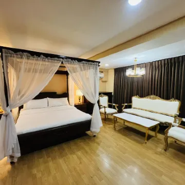 أرزو هوتل مانيلا Hotels near باكو بارك