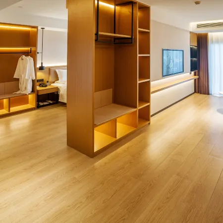 Youyi Crystal Hotel (Qinzhou Baishi Lake Park Branch)