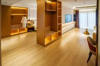 Youyi Crystal Hotel (Qinzhou Baishi Lake Park Branch)