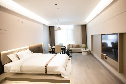 Water Tune Song Tou Hotel (Kaili Future City Branch)