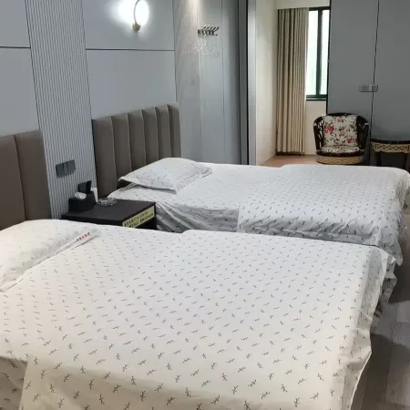 Honghu Huaqingchi Jingchen Hotel