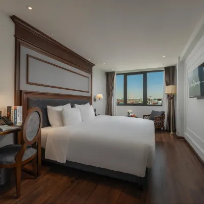 The Q Boutique Hotel Hotels near Pho Co