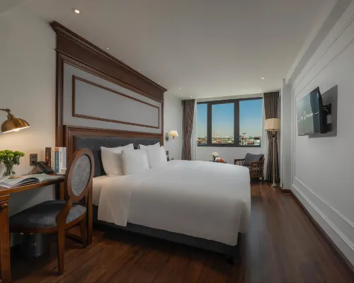 The Q Boutique Hotel Hotels near Pho Co