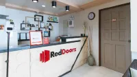 RedDoorz @ Bridgeway Hotel Tuguegarao City