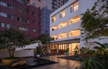 Kunming Old Street Wanda Moments Retreat Отели рядом с достопримечательностью «Southwest Forestry University Bailong Campus»