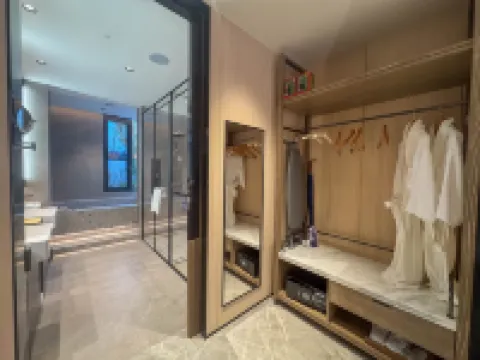 THE ROOT RESORT Hotels in Guiding County