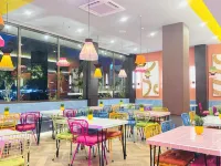 Yellow Bee Resort Cililitan Hotels near Halim Perdanakusuma International Airport