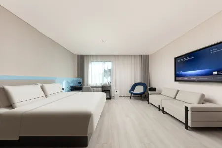 Wuhan Optics Valley Square Huazhong University of Science and Technology atour light Отели рядом с достопримечательностью «Wuhan University of Engineering, College of Posts, Telecommunications and Information Engineering (Academy of Posts and Sciences Branch)»