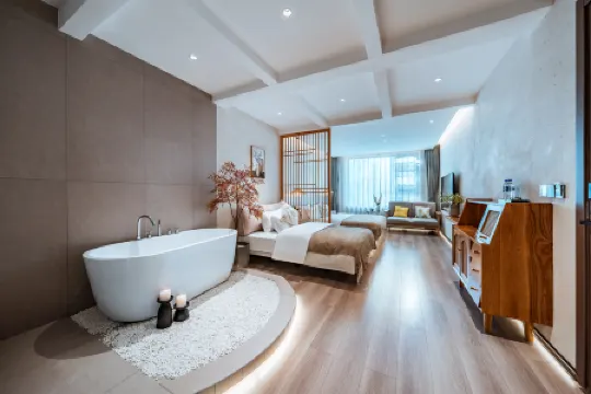 Yunbo Light Luxury Homestay (Dali Ancient City South Gate Branch)