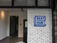 Resthub Hotels near Convention 33