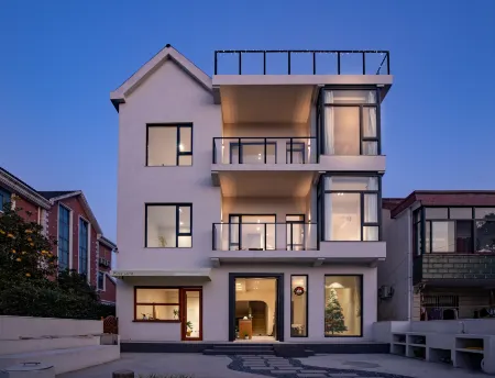 More Than Living Homestay Отели рядом с достопримечательностью «Zhujingzhen»