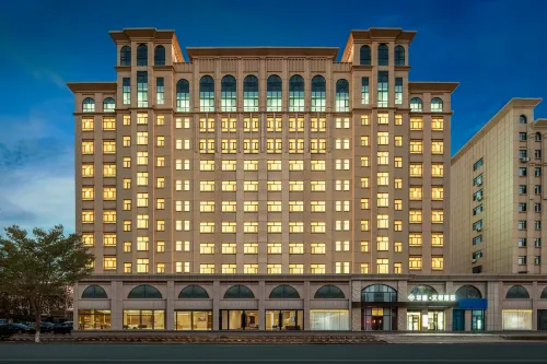 Huaji Wenyue Hotel (Weifang Minzhu Street North High-speed Railway Station)